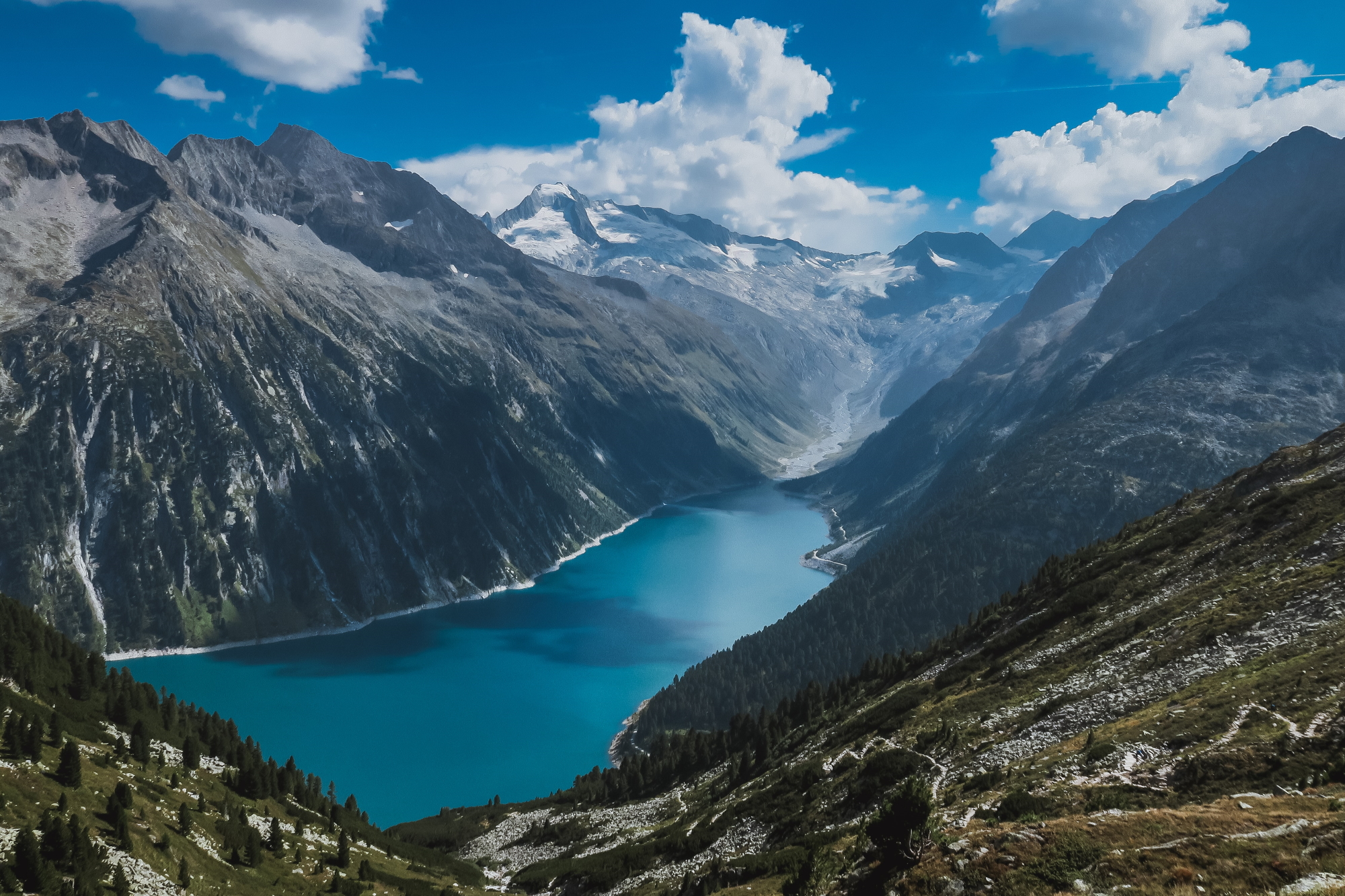 Blick von der Olperer Hütte. Einige Haufenwolken sind bereits entstanden © Martin Moser