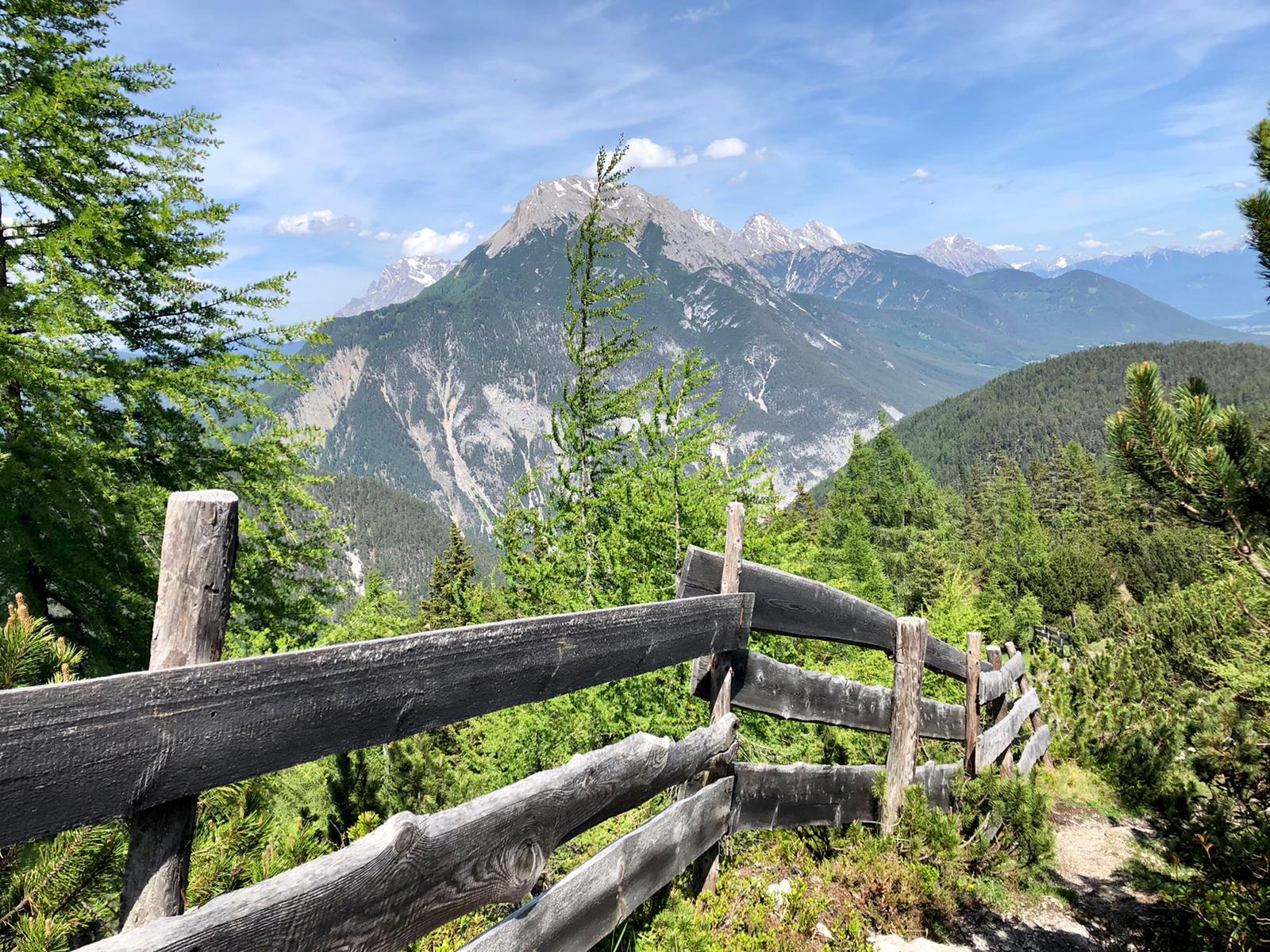 Schöne Aussicht beim Aufstieg auf's Sinnesjoch